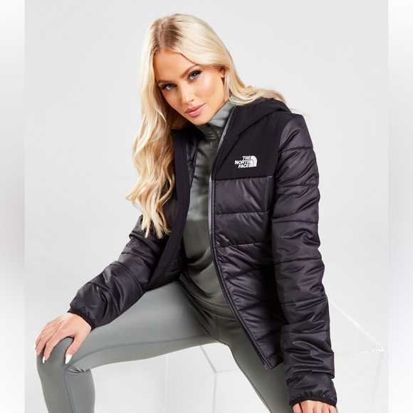 The North Face Synth II Insulated Jacket in Black - Picture 2 of 13